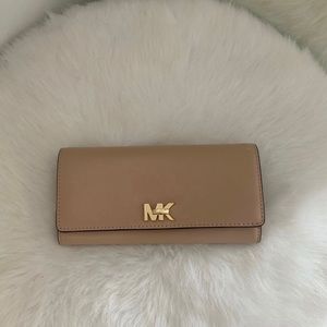 Michael Kors Clutch Wallet